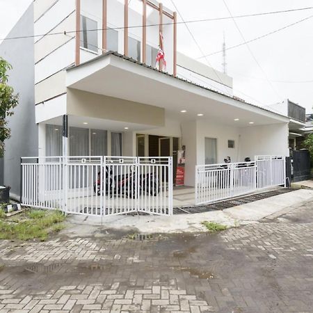 Reddoorz Syariah @ Griya Shanta مالانغ المظهر الخارجي الصورة